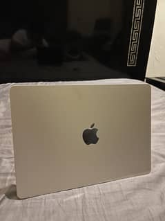 Urgent sale Macbook air Apple M3 chip 2024 16/512