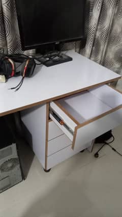 PC/Office Desk (New)