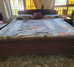 Bed set with dressing table for sale