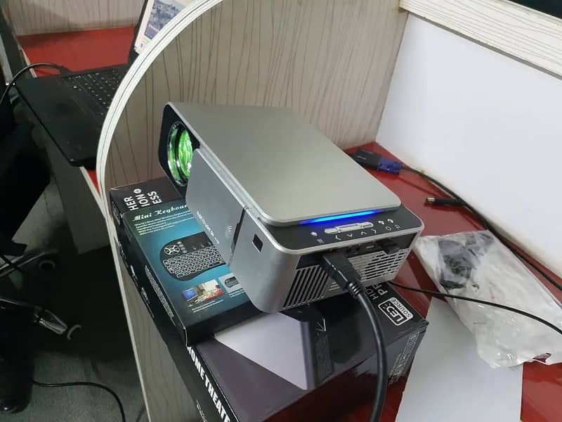 Digital android projector 0