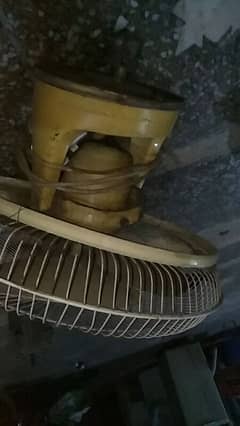 bracket fan