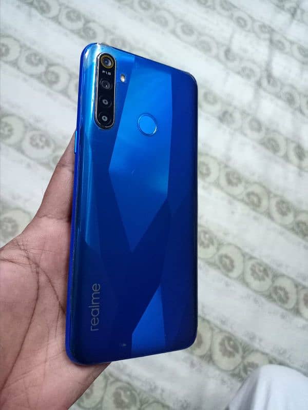 Realme 5 with box 10 by 10 one hand use only Exchange possible 2