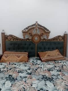 Bad dressing two side table