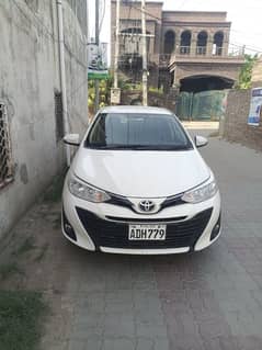Yaris,1,3