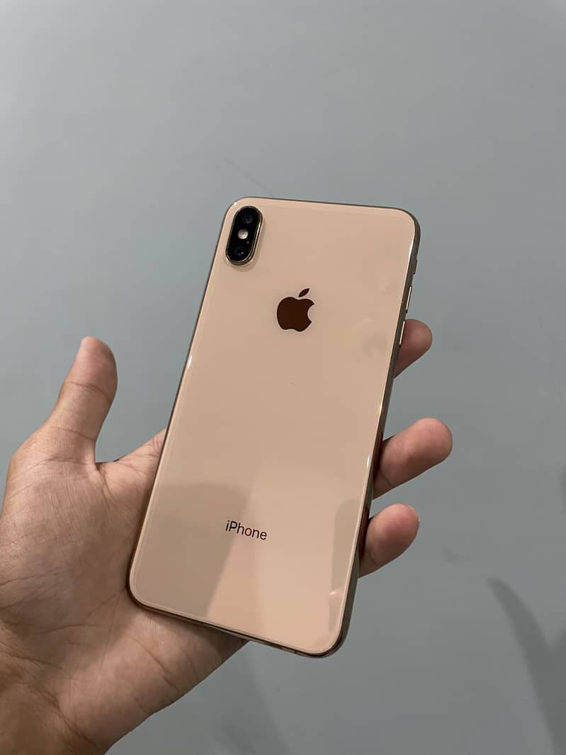 Iphone xs max with box 6