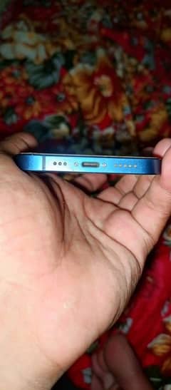 urgent sale iphone13