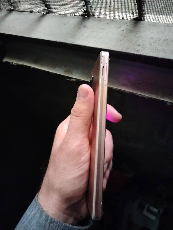 Aqueous sense 6   5g with in display fingerprint 3