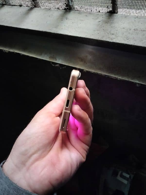 Aqueous sense 6   5g with in display fingerprint 4