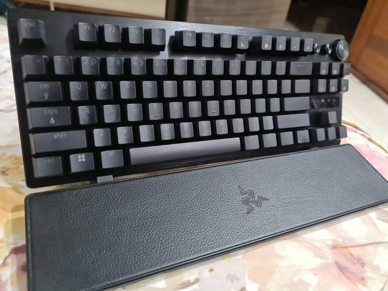 Razer Huntsman V3 Pro TKL (Orignal Condition) 4