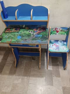 kids study table and chair