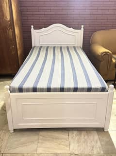 New condition single bed solid wood