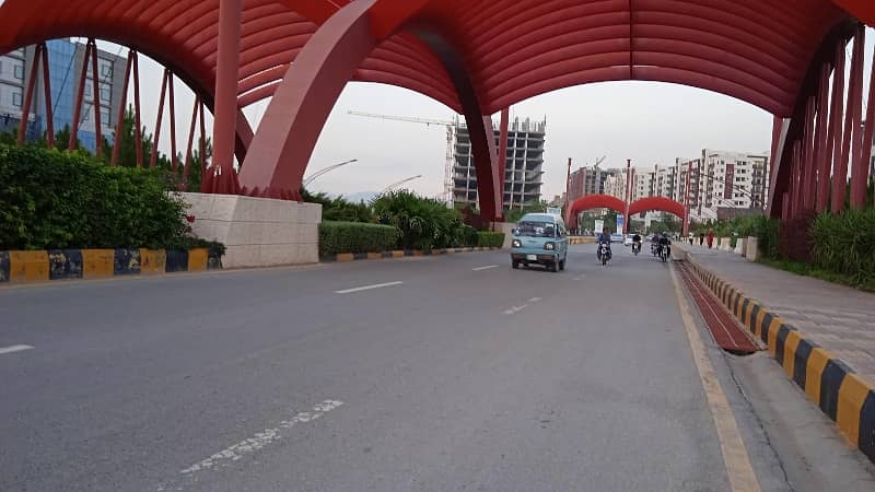 L Block Prime Location 10 Marla Plot Available For Sale 1