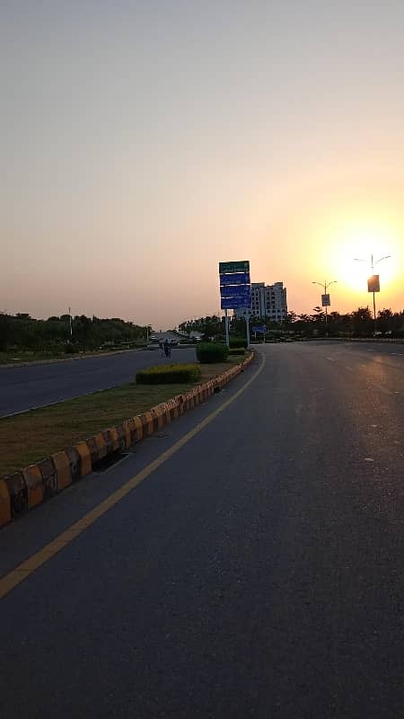 L Block Prime Location 10 Marla Plot Available For Sale 3