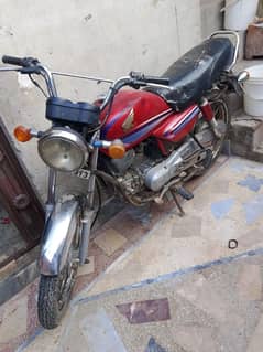 Honda CD 100 - Classic Commuter Motorcycle