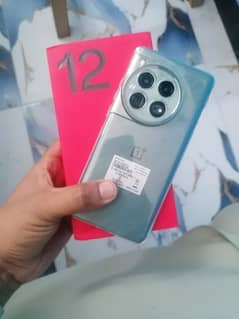 Oneplus 12 official PTA 16/512gb Complet Box Green Coulor