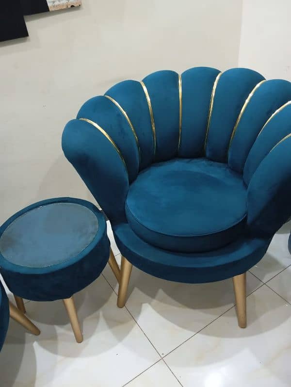 2 Sofas and 1 table set 2