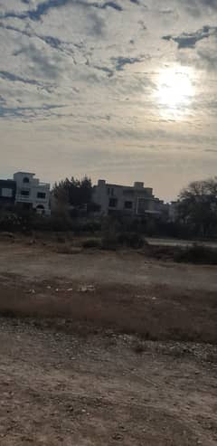 1 Kanal Plot for Sale in Lake City Sector M-3A Prime Location Near Park & Mosque