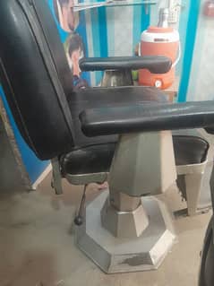 saloon barber chair for sale heavy and good condition