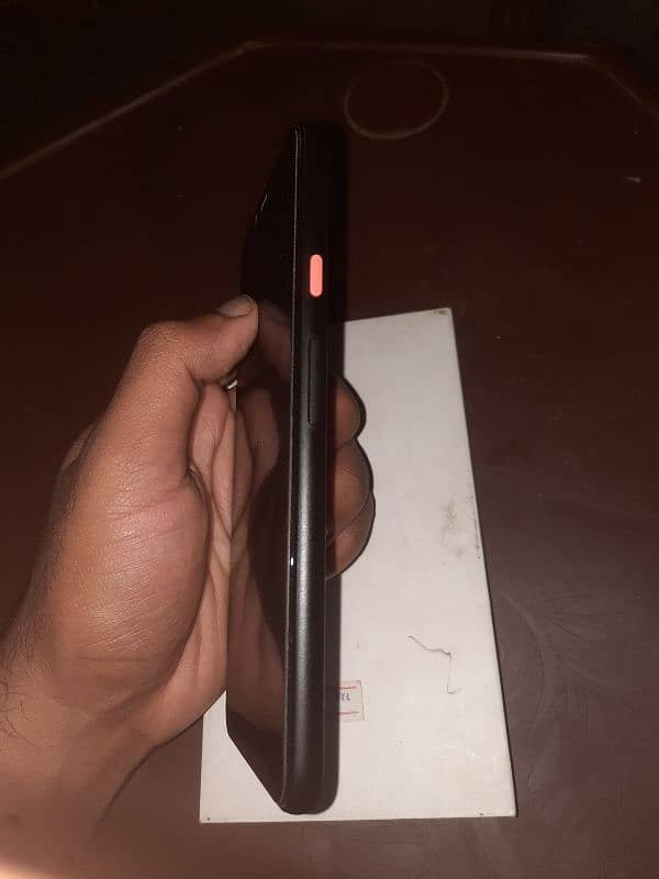 Google Pixel 4xl 6/64 with box 3