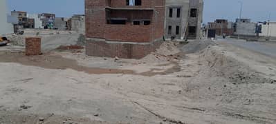 Super Prime Location 8 Marla 85 Feet Road Corner Plot For Sale In Tulip Overseas Block, Park View City, Lahore