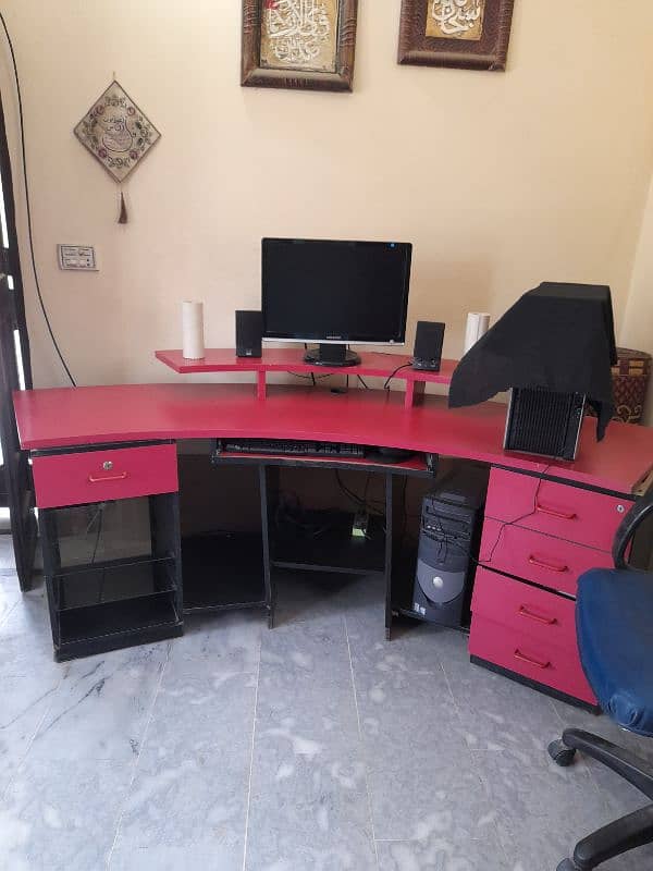 Table /office table/wooden table/computer table/table for sale 1
