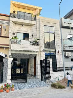 5 MARLA NEW BRAND HOUSE AVAILABLE FOR SALE IN DREAM GARDEN LAHORE PHASE 2 F BLOCK