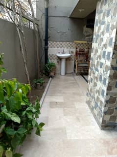 9.25 Marla Used & well maintained House for sale with 1 Marla extra land included.  Located at the prime location of Chowk Yateem Khana.  Neat & Clean House.