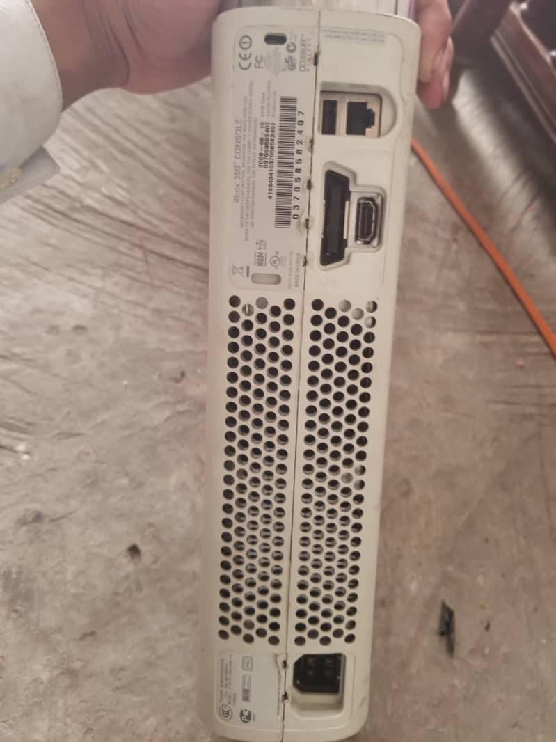 Xbox 360 working with one wireless controller 2