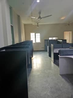 Premium Office Space 1000 Squarefeet in Gulbergs Main Commercial Hub