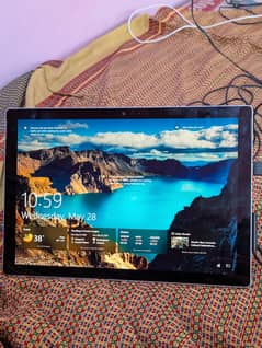 Microsoft surface pro 5th gen (i5 7th gen) (8 256)