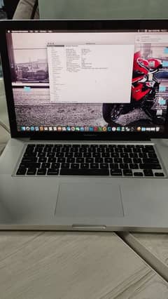 MAC BOOK PRO i7