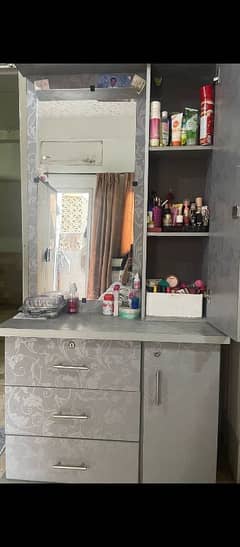 dressing table