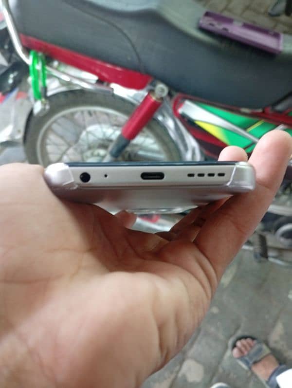 Infinix smart 9 8/128 New condition with zero scratch 5