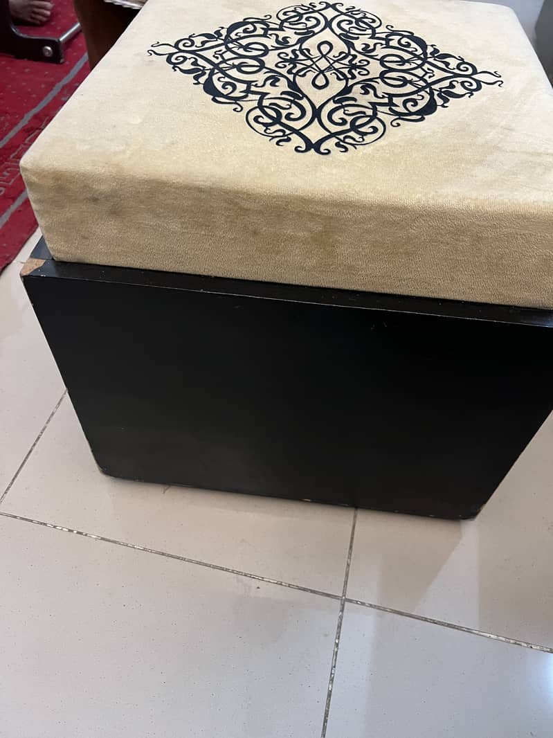 Centre table with four stools and draws, space saving 1