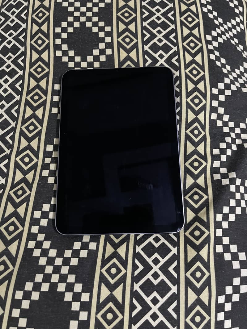 *IPAD**MINI* 6th generation 64gb 3