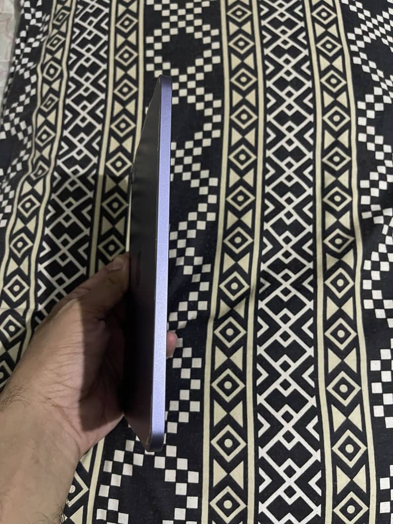 *IPAD**MINI* 6th generation 64gb 4