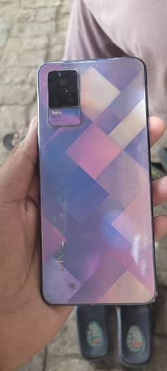 Mobile Bilkul okay he bass paso ki zarorat he ies liye sell kar rha hu
