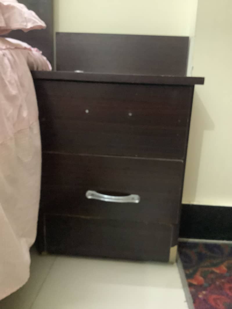 Bed Set With Side tables and Cupboard 3