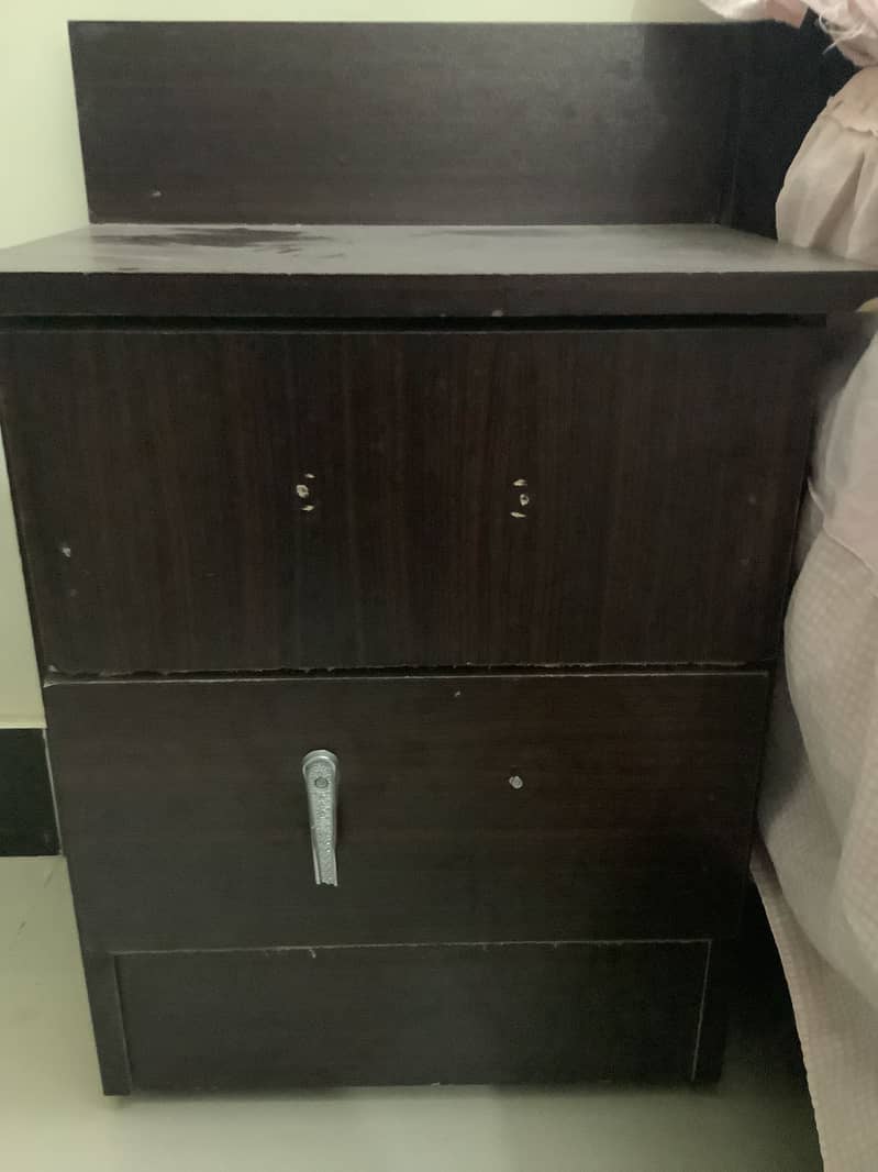Bed Set With Side tables and Cupboard 4