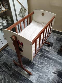 baby cot