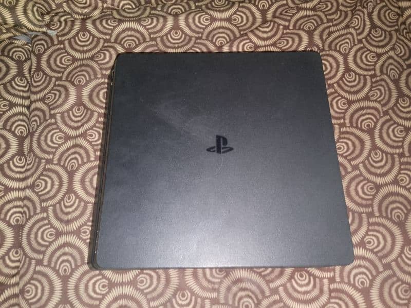 PS4 SLIM 1TB SEAL PACK COMDITION 10/10 JAILBREAK WITH 18 GAMES INSTALL 3