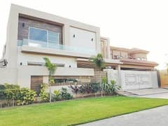 1 KANAL Slightly Used Beautifully Modern DESIGN HOUSE FOR Sale DHA PHASE 5 In Prime Location