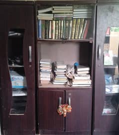 devider and 1 door almari
