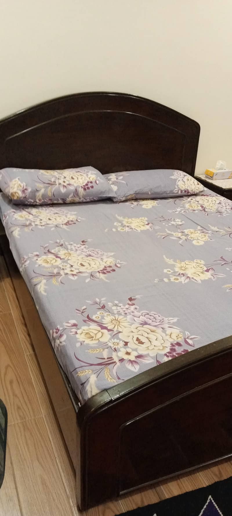queen bed with side tables 13