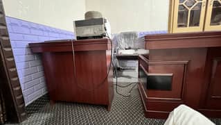 10 x 10 condition One double one computer table to chairs
