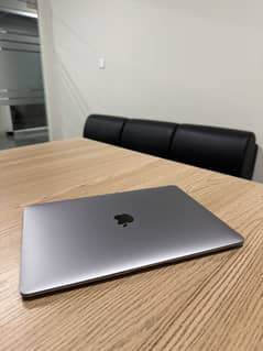 MacBook Air M1 (2020)