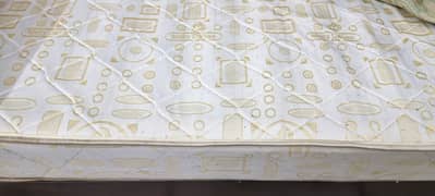 Master Molty Foam Deluxe Mattress in good condition for urgent Sale
