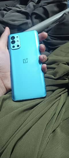 one plus 9r set  good cundishoin 8/256 back duckn change single sim