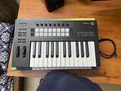 Novation Launchkey MK3 25 MIDI controller (Read description)