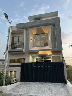 Mocha multi gardens b17 Islamabad  24/7 boring water electric meter available near market masjid school park everything's available on walking distance